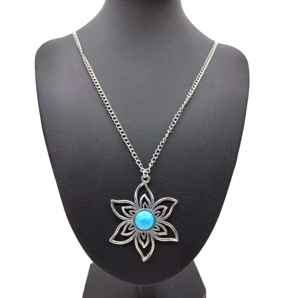 Turquoise Flower Pendant Necklace